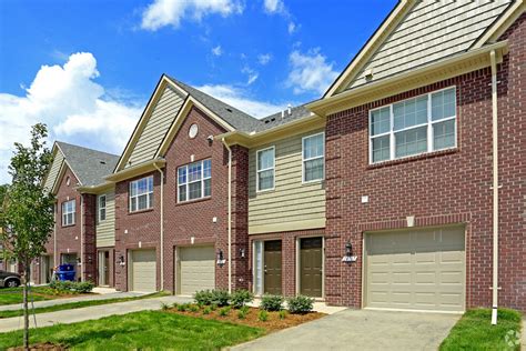 townhomes in shelby township